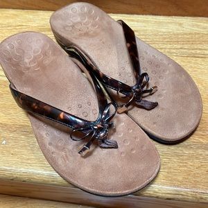 New womens vionic sandals